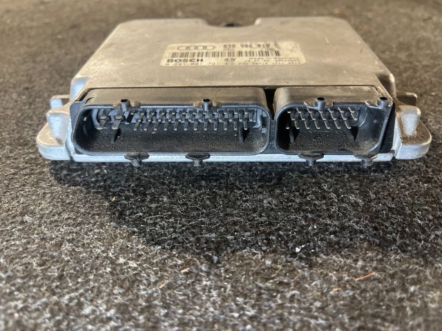bontott AUDI A4 B6 Motorvezérlő
