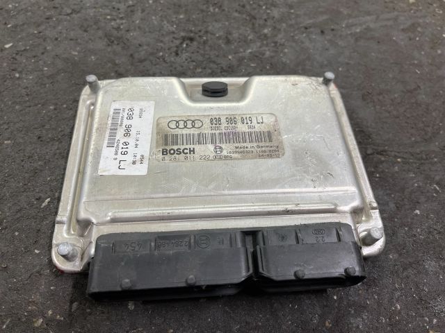 bontott AUDI A4 B6 Motorvezérlő