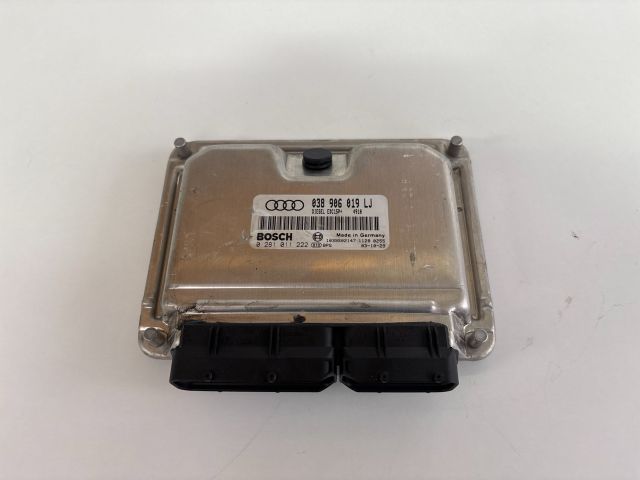 bontott AUDI A4 B6 Motorvezérlő