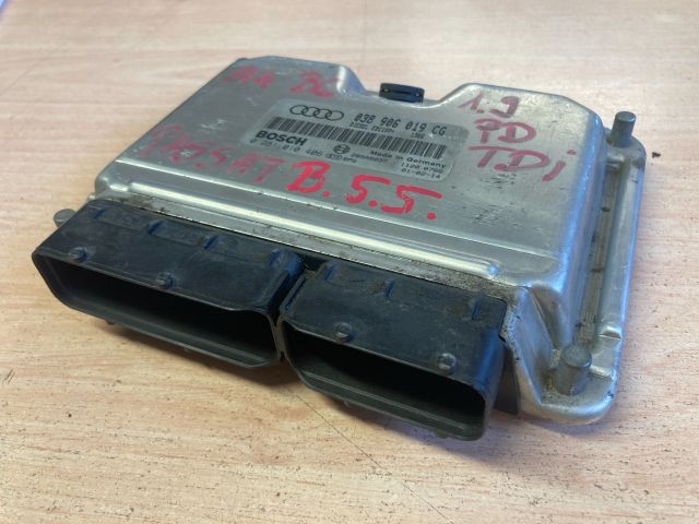 bontott AUDI A4 B6 Motorvezérlő