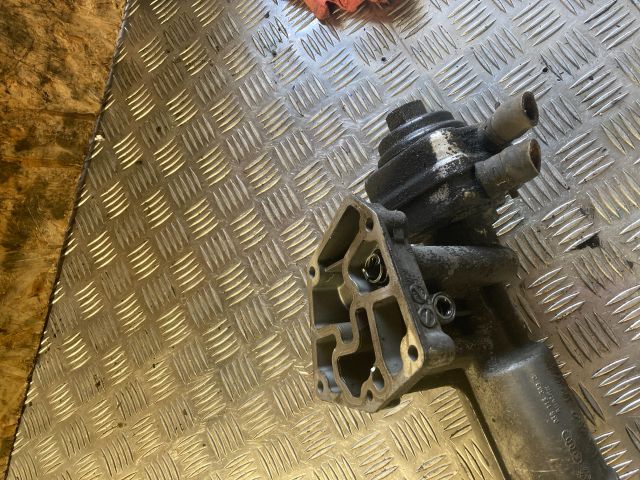 bontott AUDI A4 B6 Olajszűrő Ház