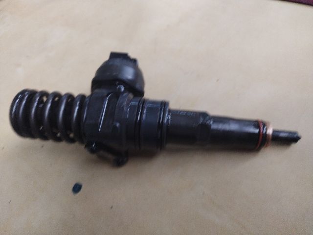 bontott AUDI A4 B6 Porlasztó (1 db)