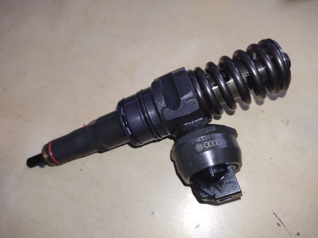 bontott AUDI A4 B6 Porlasztó (1 db)