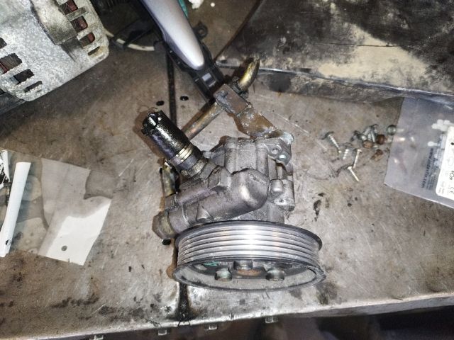 bontott AUDI A4 B6 Kormányszervó Motor (Hidraulikus)