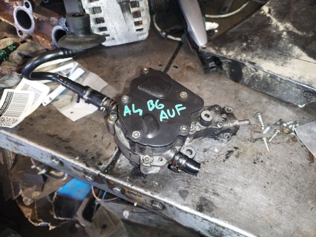 bontott AUDI A4 B6 Vákumpumpa