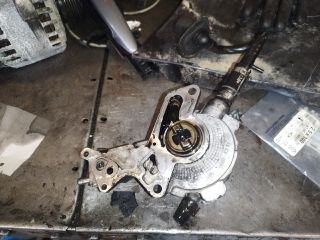 bontott AUDI A4 B6 Vákumpumpa