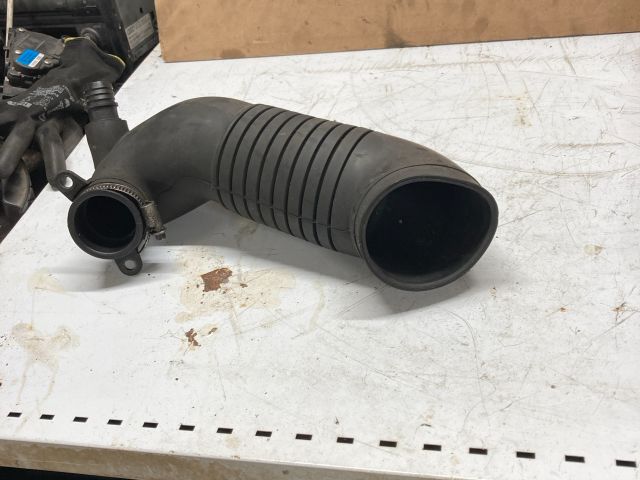 bontott AUDI A4 B6 Szívó Cső