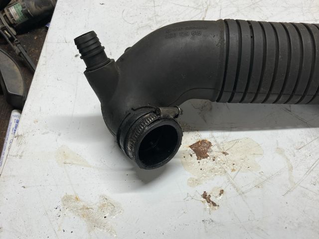 bontott AUDI A4 B6 Szívó Cső