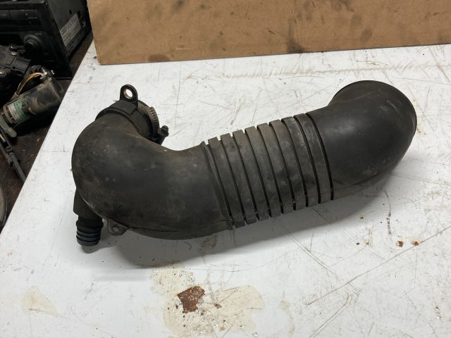 bontott AUDI A4 B6 Szívó Cső