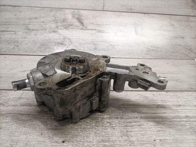 bontott AUDI A4 B6 Vákumpumpa