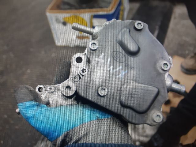 bontott AUDI A4 B6 Vákumpumpa