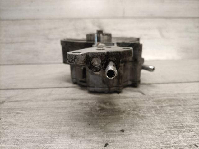 bontott AUDI A4 B6 Vákumpumpa