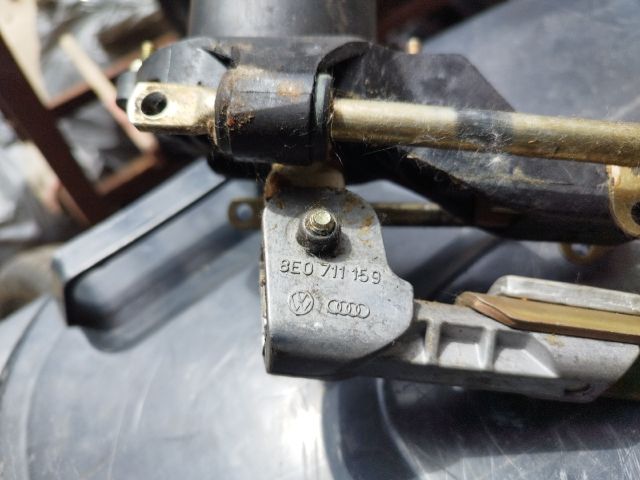 bontott AUDI A4 B6 Váltó Kulissza