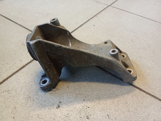 bontott AUDI A4 B6 Váltó Tartó Bak (Pozíciófüggetlen)