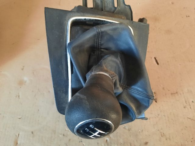 bontott AUDI A4 B6 Váltókar (Mechanikus)