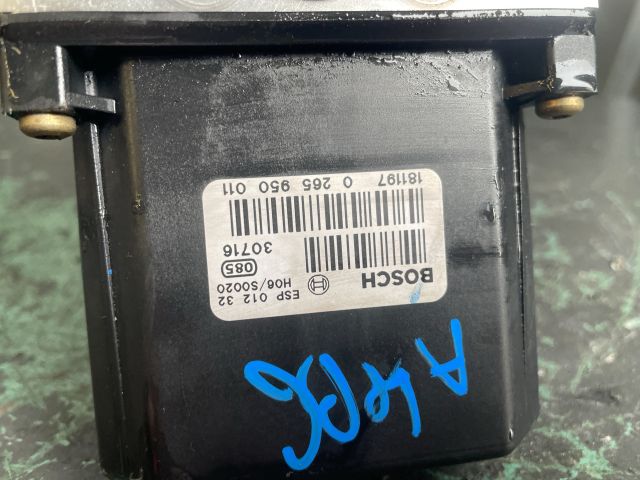 bontott AUDI A4 B6 ABS Kocka