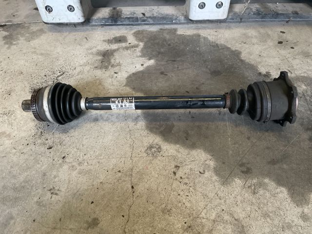 bontott AUDI A4 B6 Bal Féltengely