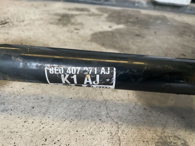 bontott AUDI A4 B6 Bal Féltengely