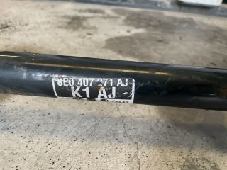 bontott AUDI A4 B6 Bal Féltengely