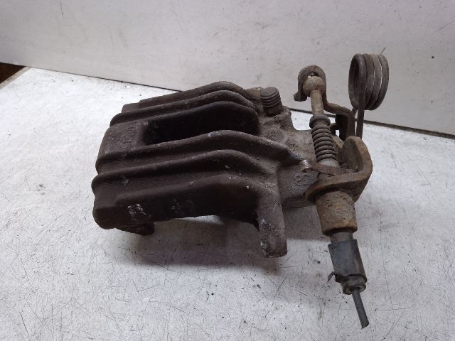 bontott AUDI A4 B6 Bal hátsó Féknyereg Munkahengerrel