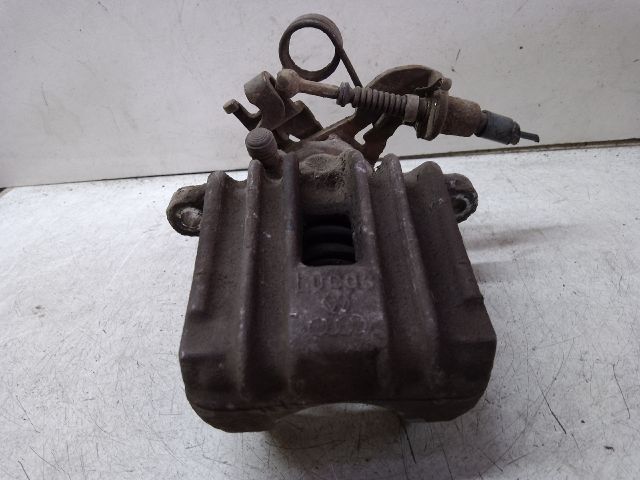 bontott AUDI A4 B6 Bal hátsó Féknyereg Munkahengerrel