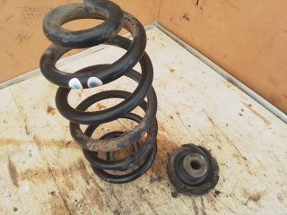 bontott AUDI A4 B6 Bal hátsó Rugó