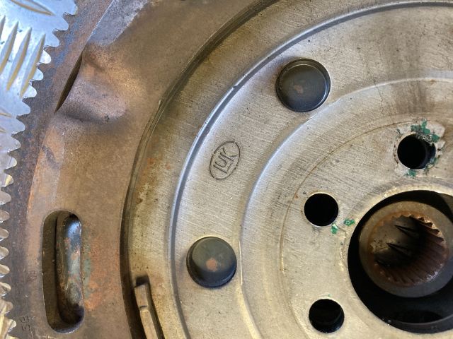 bontott AUDI A4 B6 Kettős tömegű Lendkerék