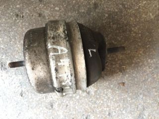 bontott AUDI A4 B6 Motor Tartó Bak Bal