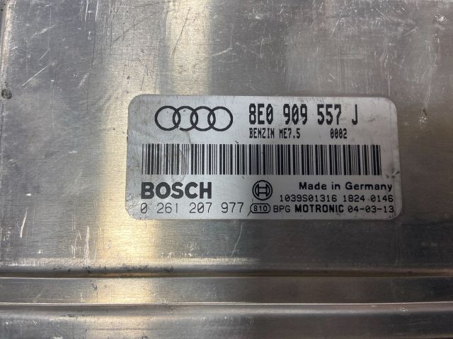 bontott AUDI A4 B6 Motorvezérlő