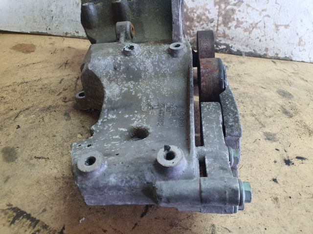 bontott AUDI A4 B6 Generátor Tartó Bak
