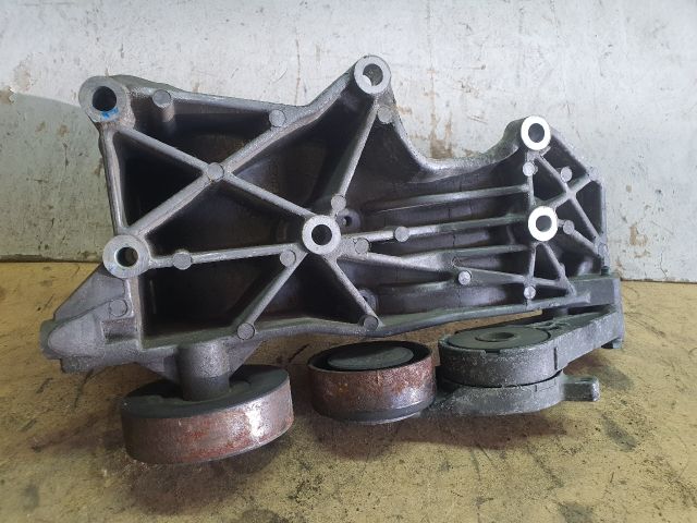 bontott AUDI A4 B6 Generátor Tartó Bak