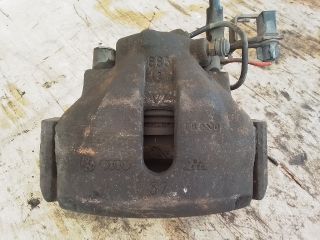 bontott AUDI A4 B6 Jobb első Féknyereg Munkahengerrel