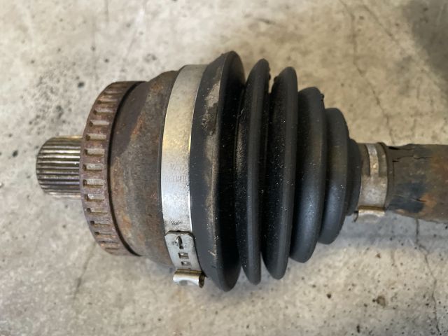 bontott AUDI A4 B6 Jobb Féltengely