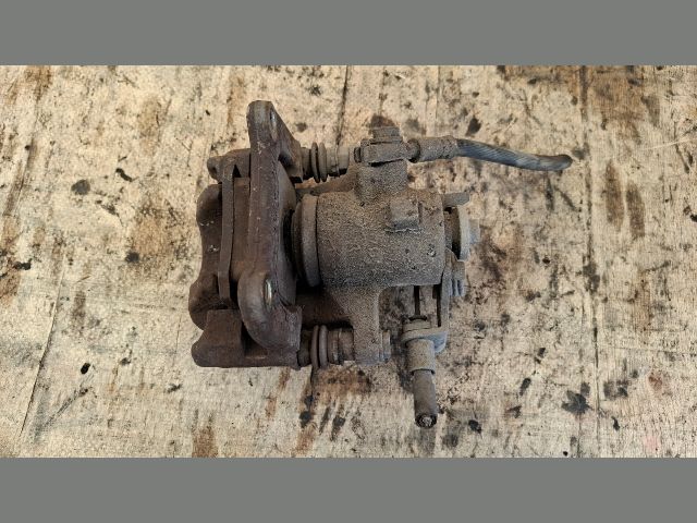 bontott AUDI A4 B6 Jobb hátsó Féknyereg Munkahengerrel