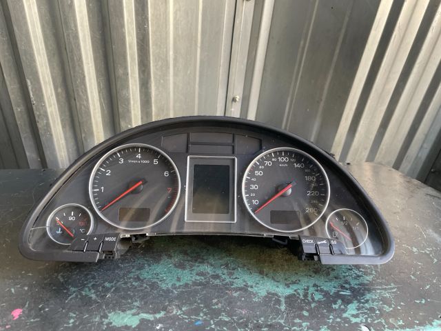 bontott AUDI A4 B6 Kilométeróra