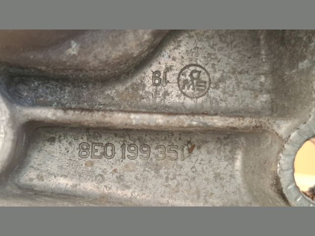 bontott AUDI A4 B6 Motor Tartó Bak Bal