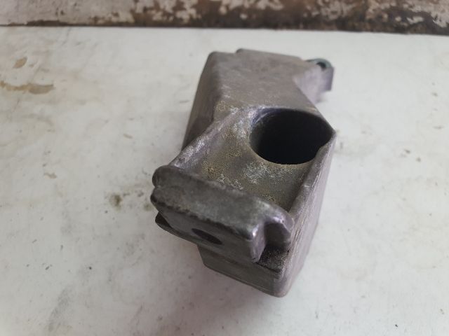 bontott AUDI A4 B6 Motor Tartó Bak (Fém)