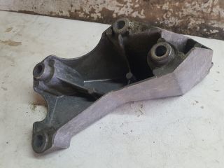 bontott AUDI A4 B6 Motor Tartó Bak (Fém)