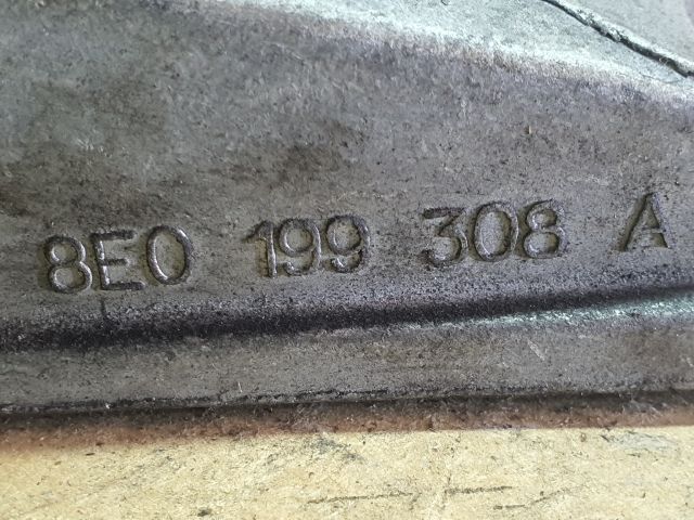 bontott AUDI A4 B6 Motor Tartó Bak (Fém)