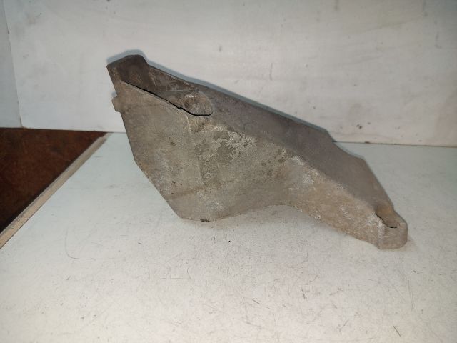 bontott AUDI A4 B6 Motor Tartó Bak (Fém)