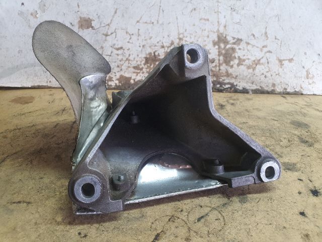 bontott AUDI A4 B6 Motor Tartó Bak (Fém)