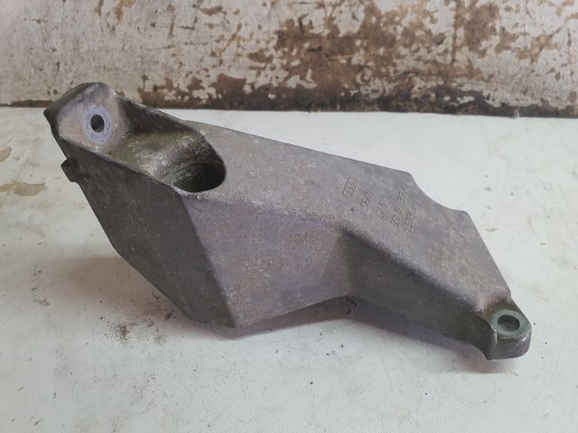 bontott AUDI A4 B6 Motor Tartó Bak (Fém)