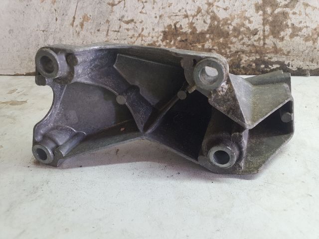 bontott AUDI A4 B6 Motor Tartó Bak (Fém)