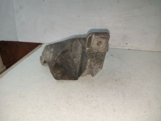 bontott AUDI A4 B6 Motor Tartó Bak (Fém)