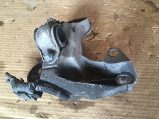 bontott AUDI A4 B6 Motor Tartó Bak Jobb