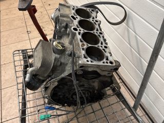 bontott AUDI A4 B6 Motorblokk (Fűzött)
