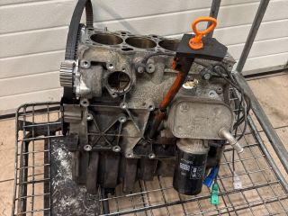 bontott AUDI A4 B6 Motorblokk (Fűzött)