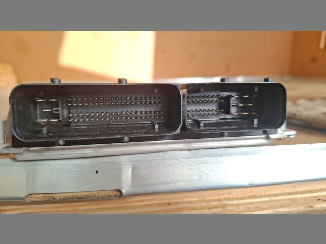 bontott AUDI A4 B6 Motorvezérlő