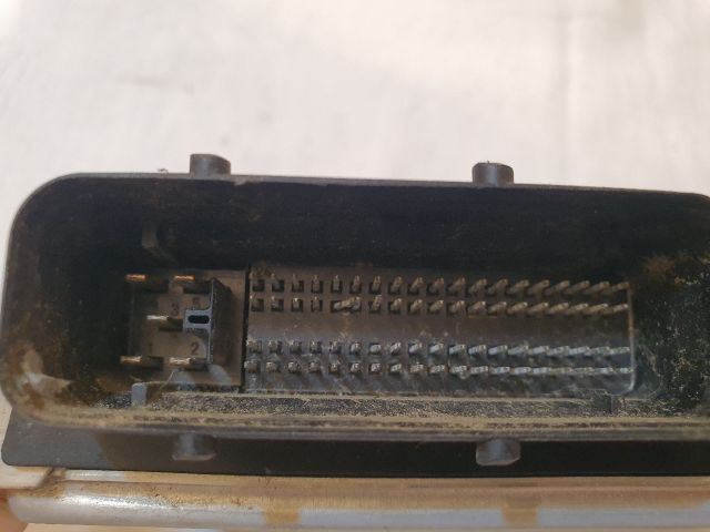 bontott AUDI A4 B6 Motorvezérlő