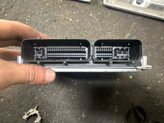 bontott AUDI A4 B6 Motorvezérlő